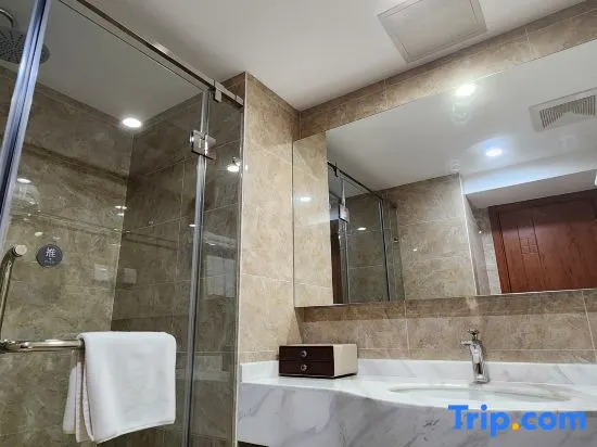 Wanshang Ruyi Hotel (Beijing Lugu East Street)