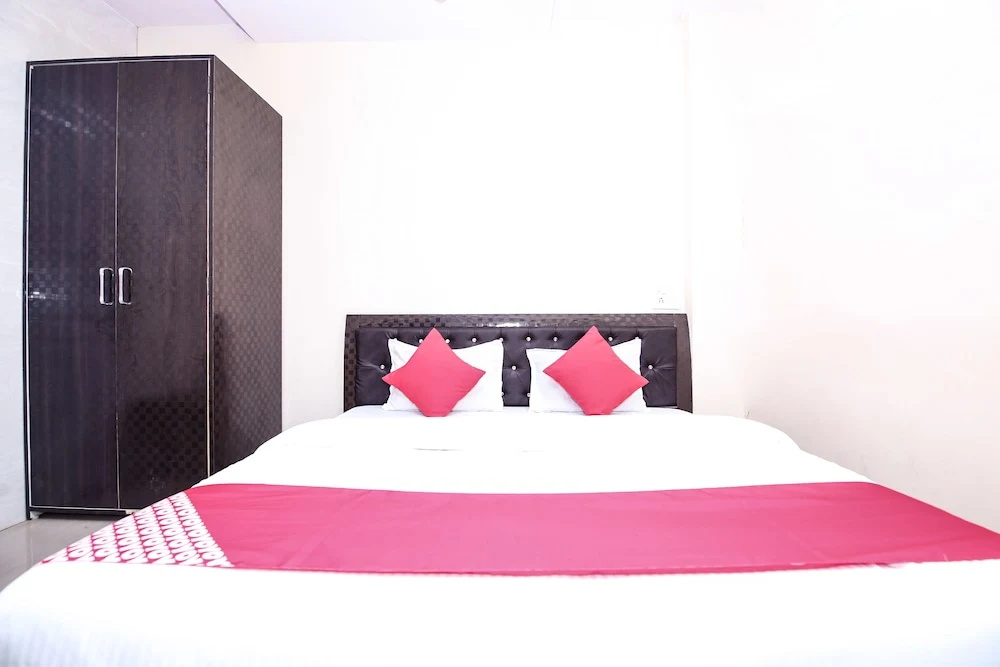 OYO 29188 Hotel Sai Palace