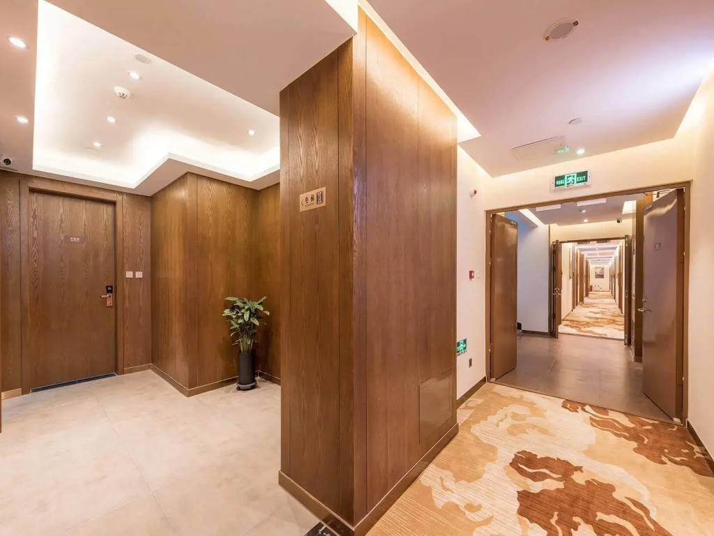 James Joyce Coffetel (Beijing Liangxiang Nanguan Metro Station)