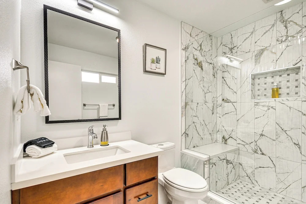 Modern Home w/ Spacious Yard in Beaverton!