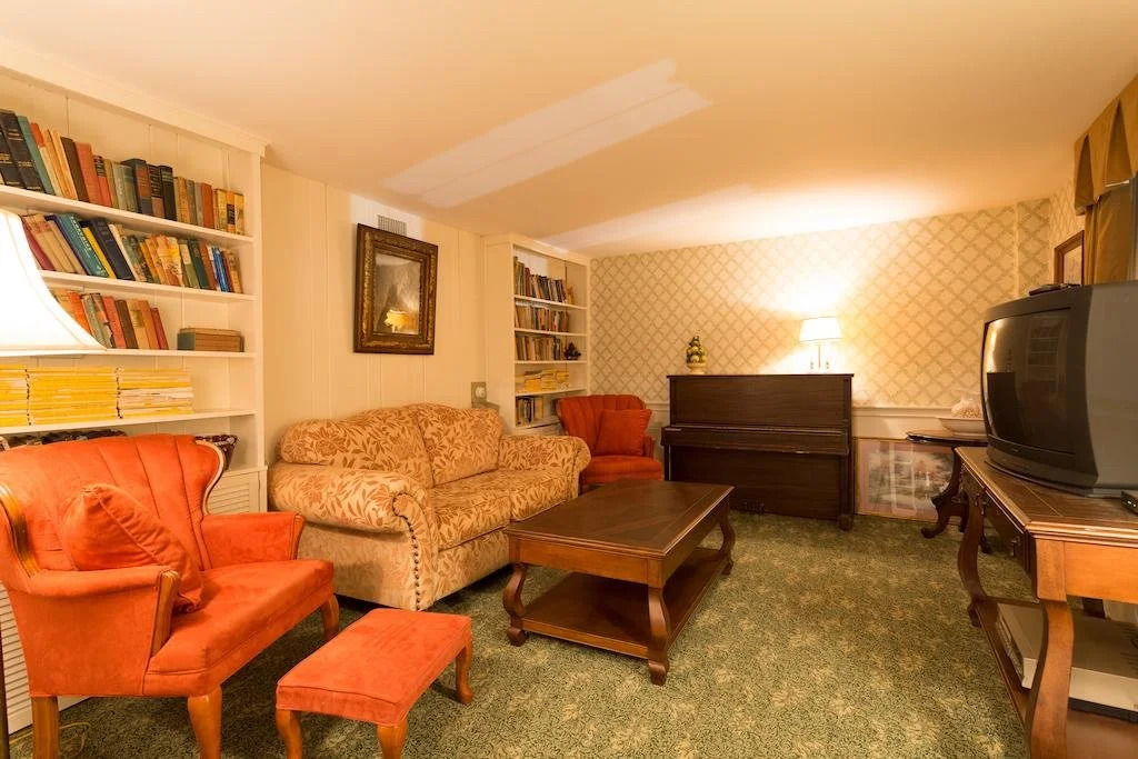 Storybook Inn & Suites
