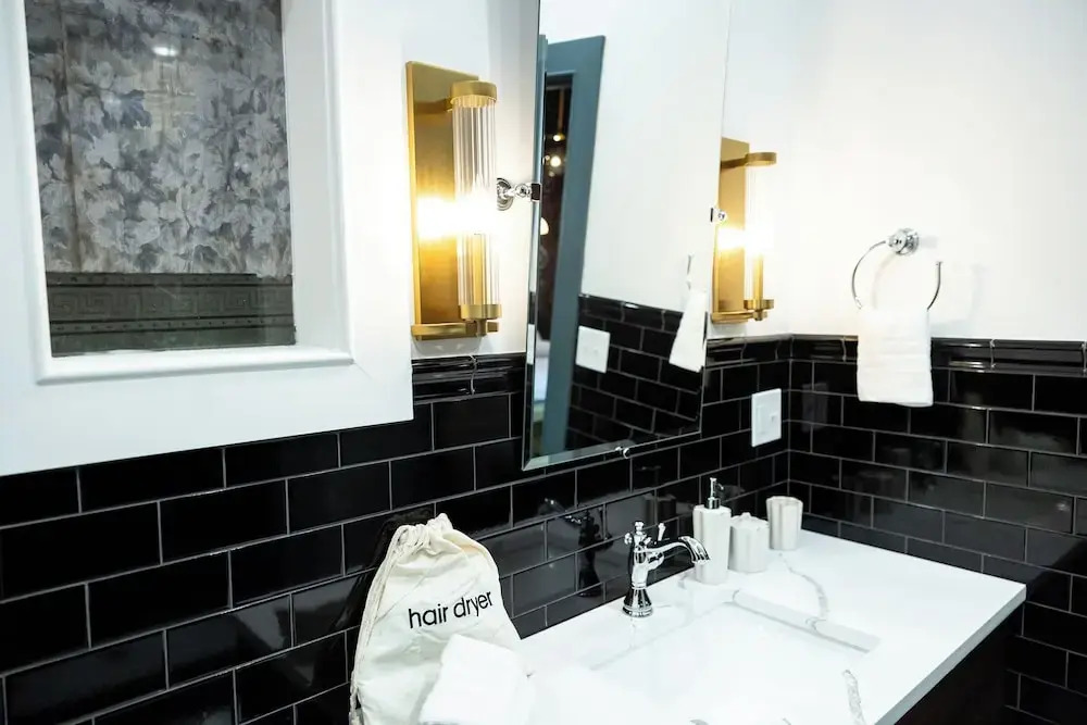 The Gas Lamp Hotel - 1BR - Latimer