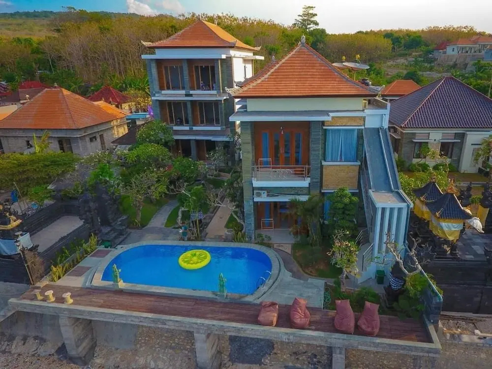 Green Beach Inn