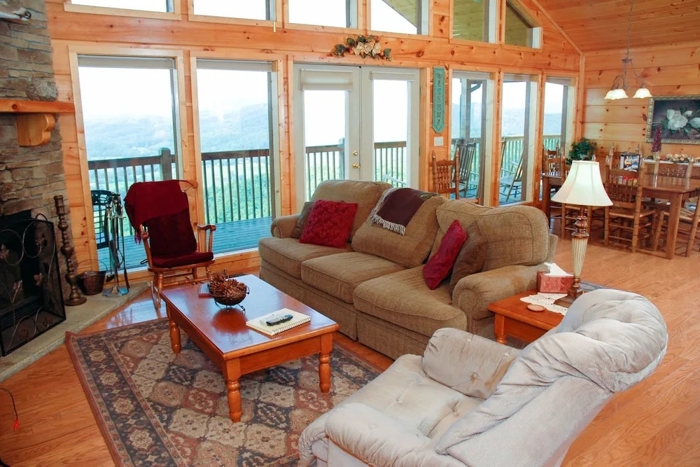 MOUNTAINTOP EXPERIENCE - 4 Br Cabin