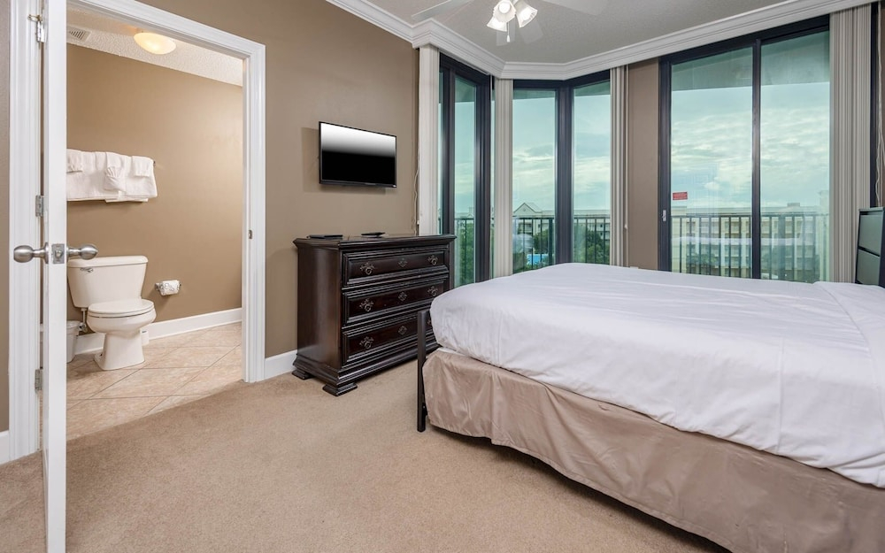 Lighthouse On The Bay 2513 3 Bedroom Condo