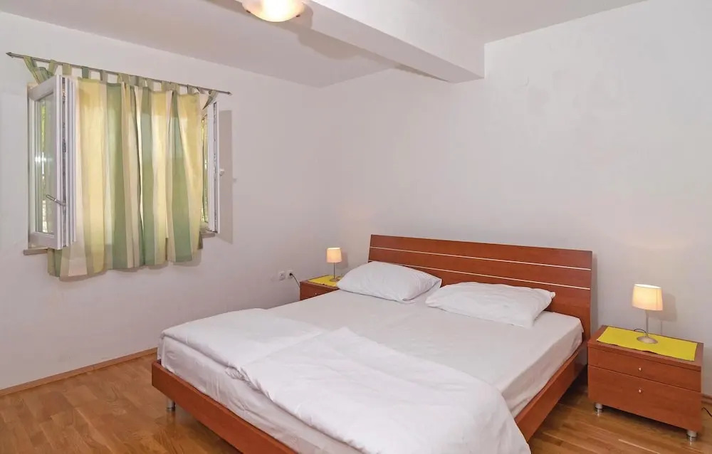 Amazing Home in Postira With 8 Bedrooms, Wifi and Outdoor Swimming Pool