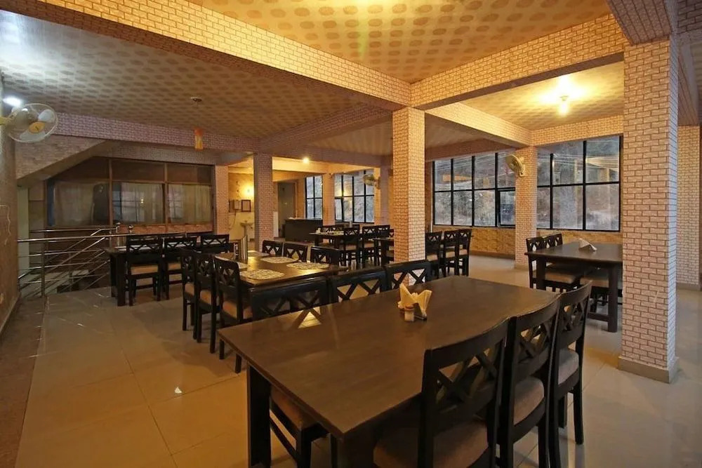 The Raikwals Hotel and Resturant