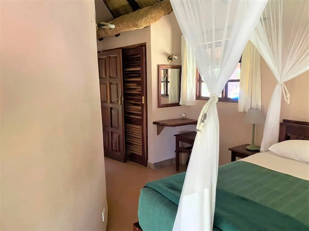 Double Lodge in Natural African Bush - 2111