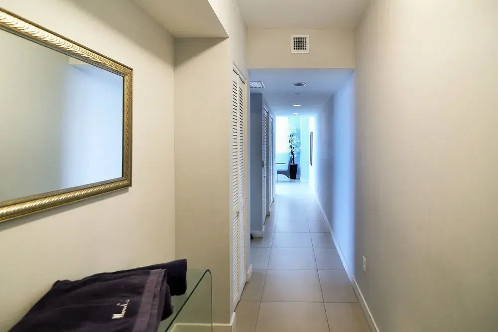 Monte Carlo Suites in Miami Beach