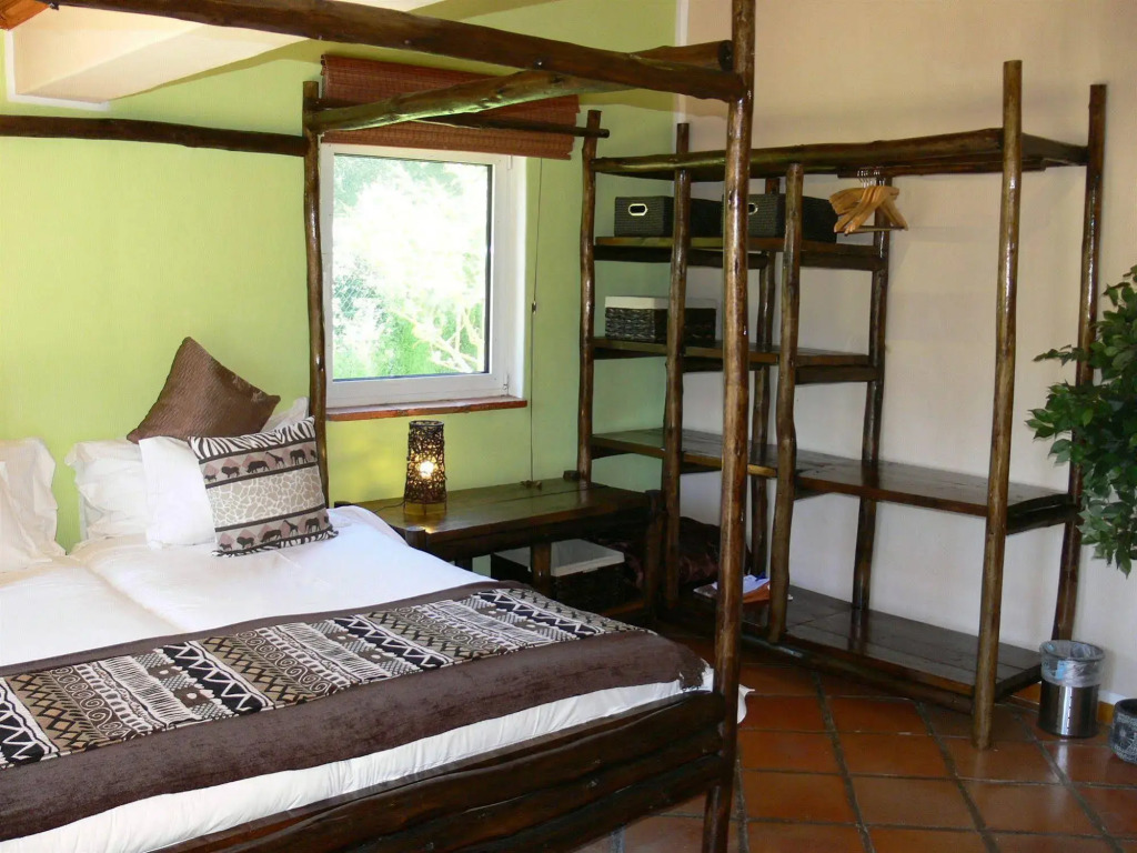 Orange-Ville Lodge & Guesthouse