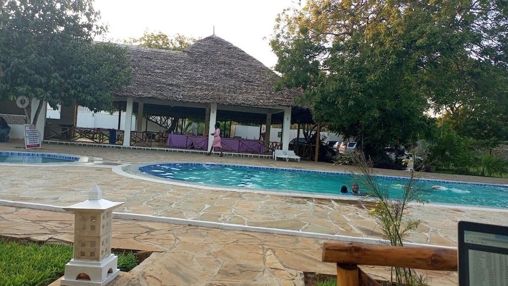 Kili Sunrise Resort