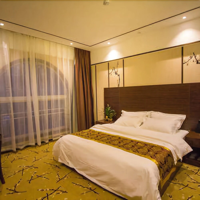 Cloud Holiday Hotel