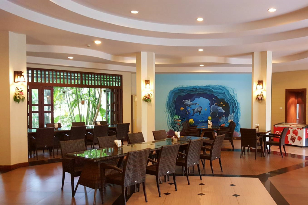 Hotel and Beach Bungalow at Lanta Resort
