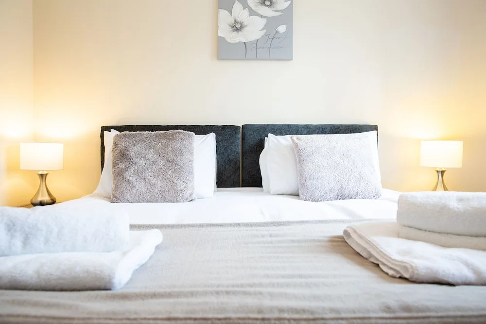 Velvet 1-bedroom Apartment With Balcony, Hoddesdon