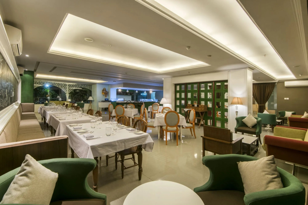 Yans House Hotel