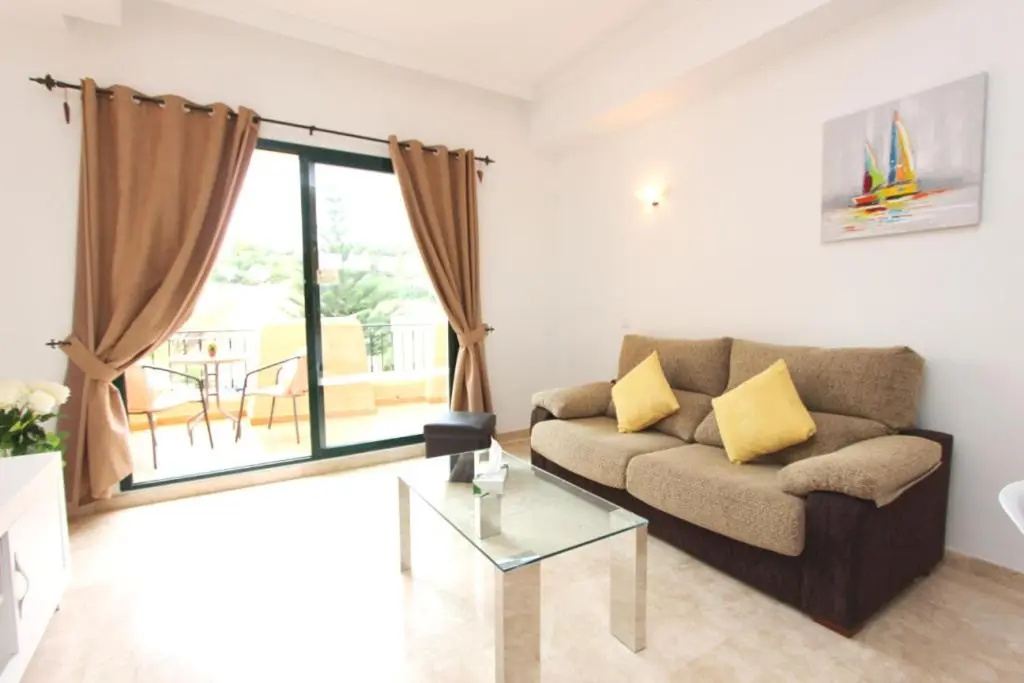 La Duquesa, greatly located 1 bedroom apartment in desirable urbanization, backing to Golf course near the beach LA312