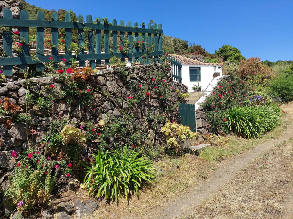 VV Casa Bastina "by henrypole home"