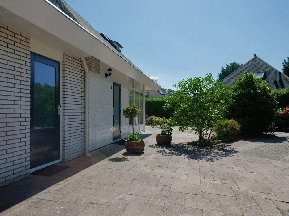 Detached, 6-Person House in a Quiet Holiday Park Nearby Ouddorp