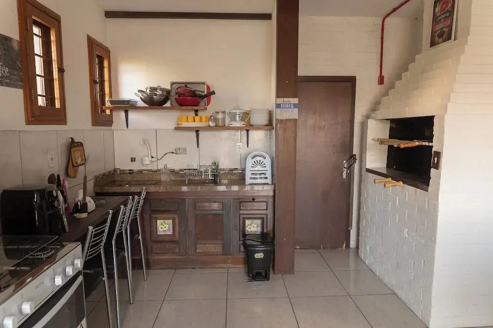 Casa com Vista Lareira e Churrasqueira na Serra