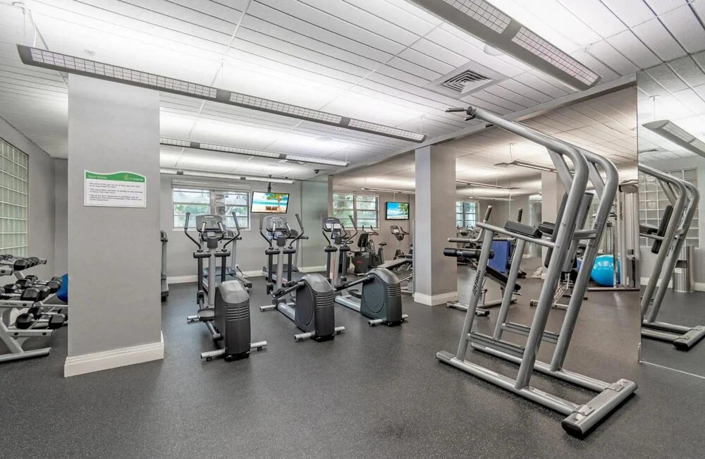 Beautiful Apartment With Pool and gym