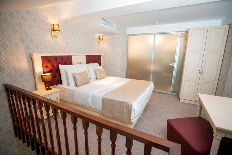 River Inn Hotel