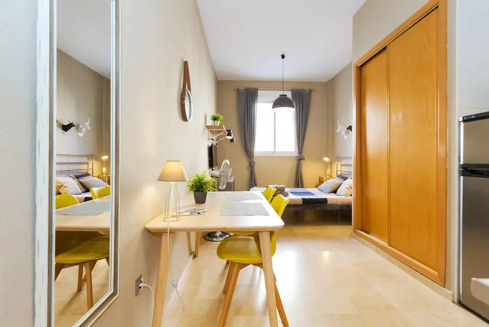Studio in Málaga, With Wifi