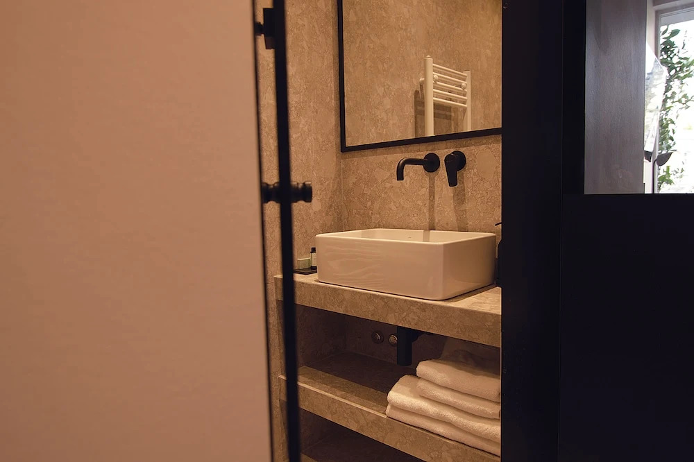 Cityzoe Athens Suites
