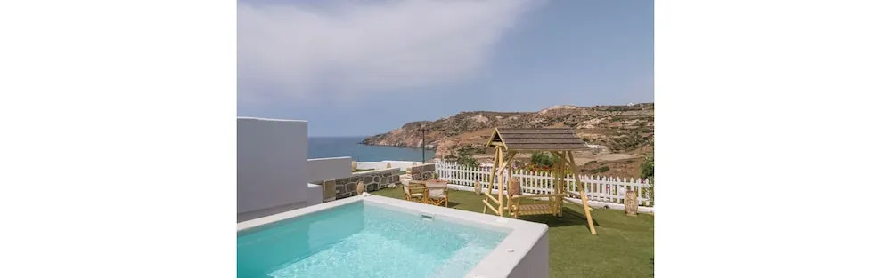 Avgerinos Deluxe Rooms