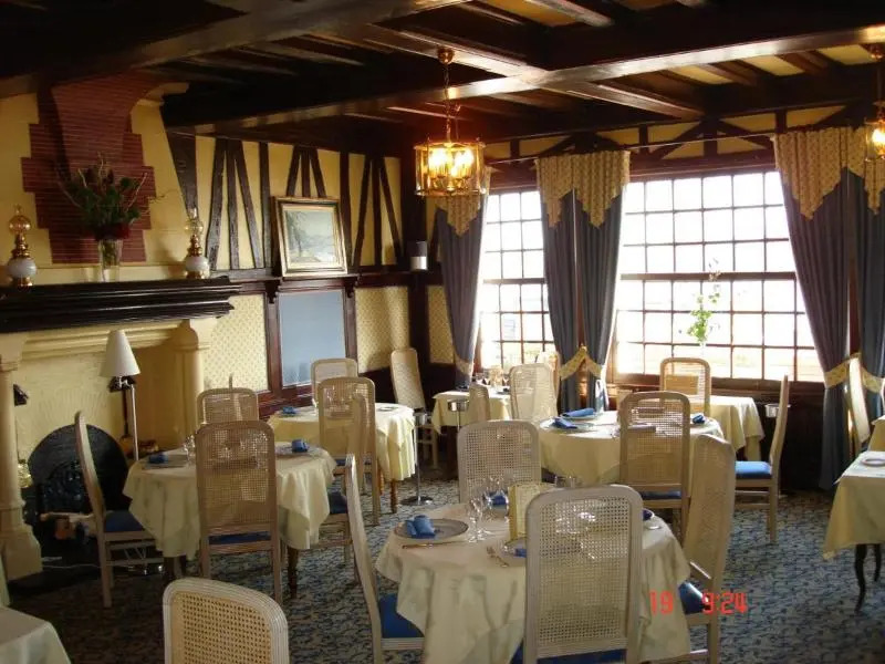 LOGIS LES CEPAGES / RESTAURANT LE RAISIN