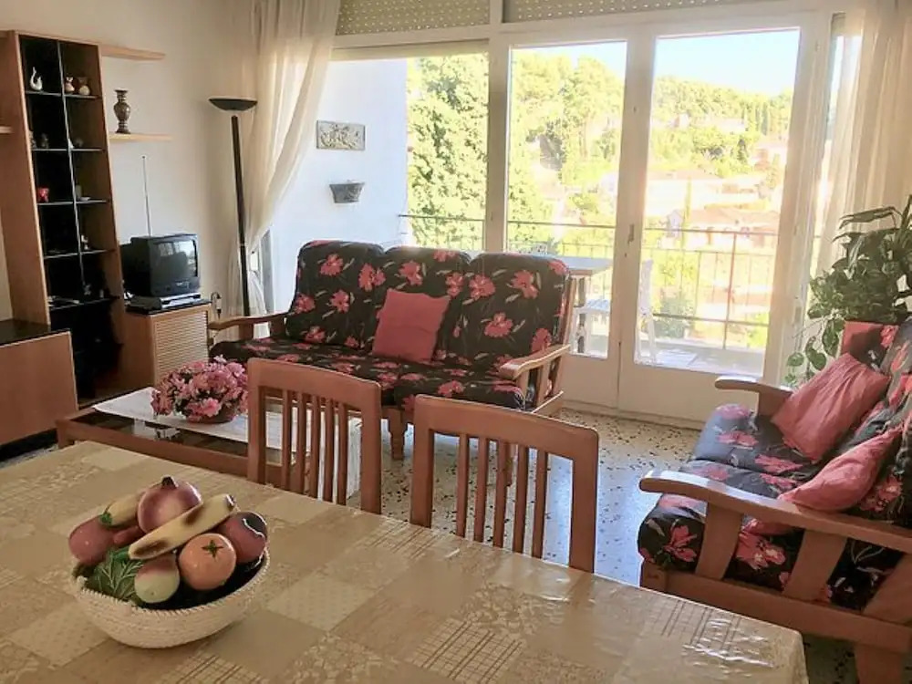 Apartment - 2 Bedrooms with Sea views - 107793