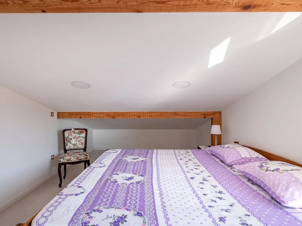 Plush Apartment in Rijeka with Hot Tub near Sea