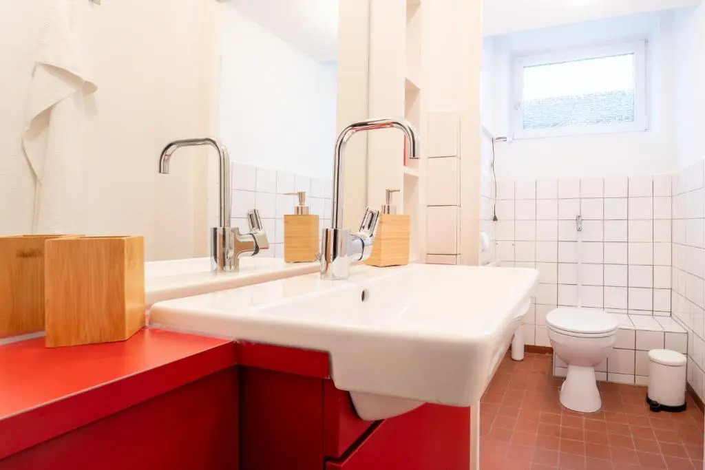 dreamcation - Ehemalige KIRCHE mit Haus bis 26 Personen, 3D-Tour, Garten, Terrasse, BBQ