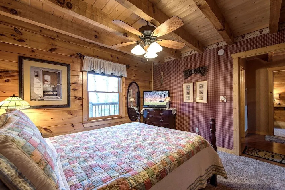 Lazy Cub Lodge