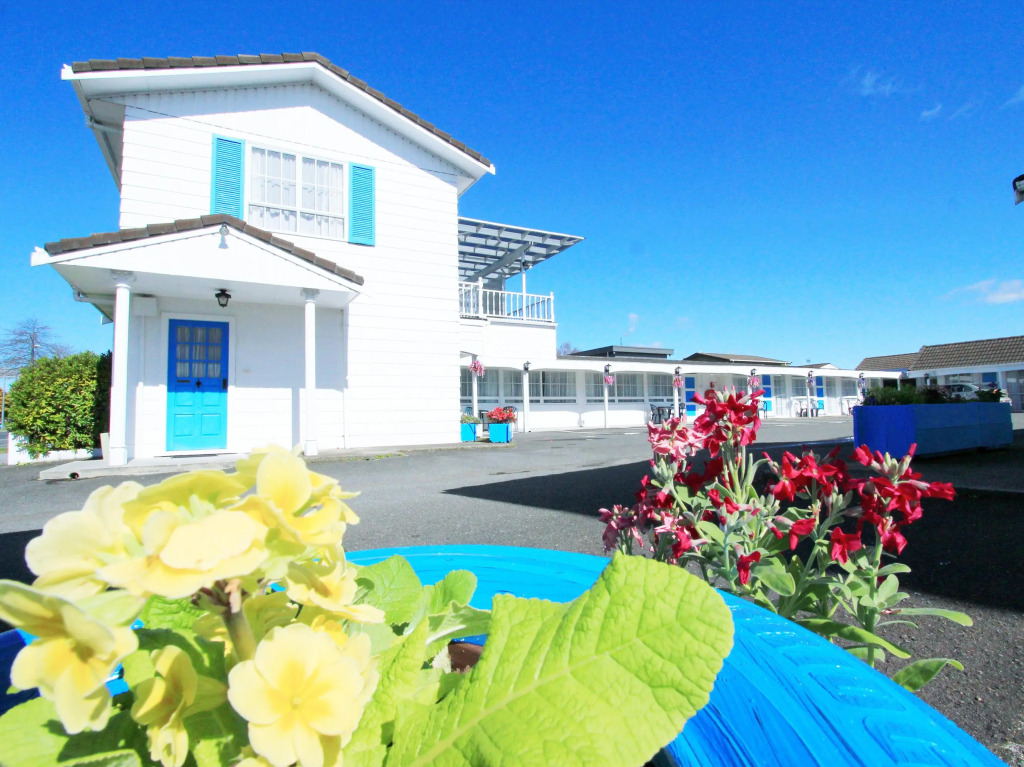 Golden Glow Motel