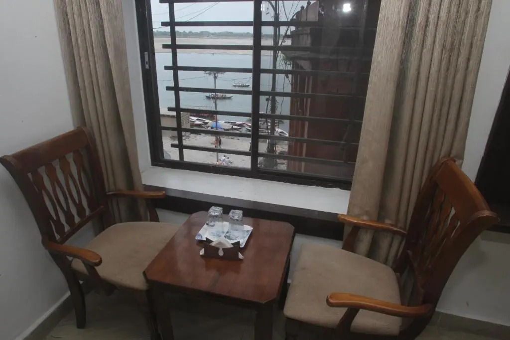 Alakhnanda Guest House