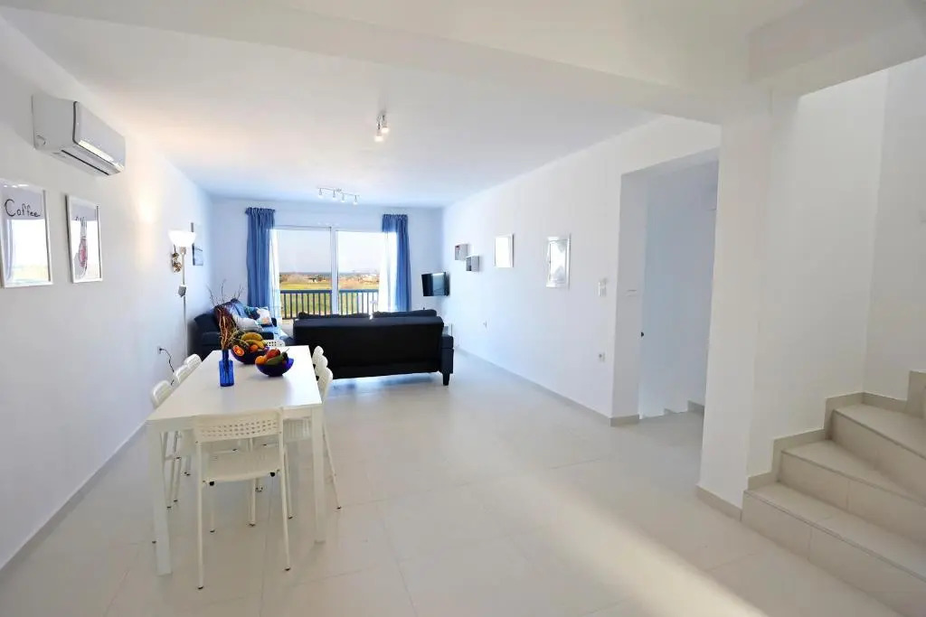 Xenos Villa 7 with a Private pool near the sea