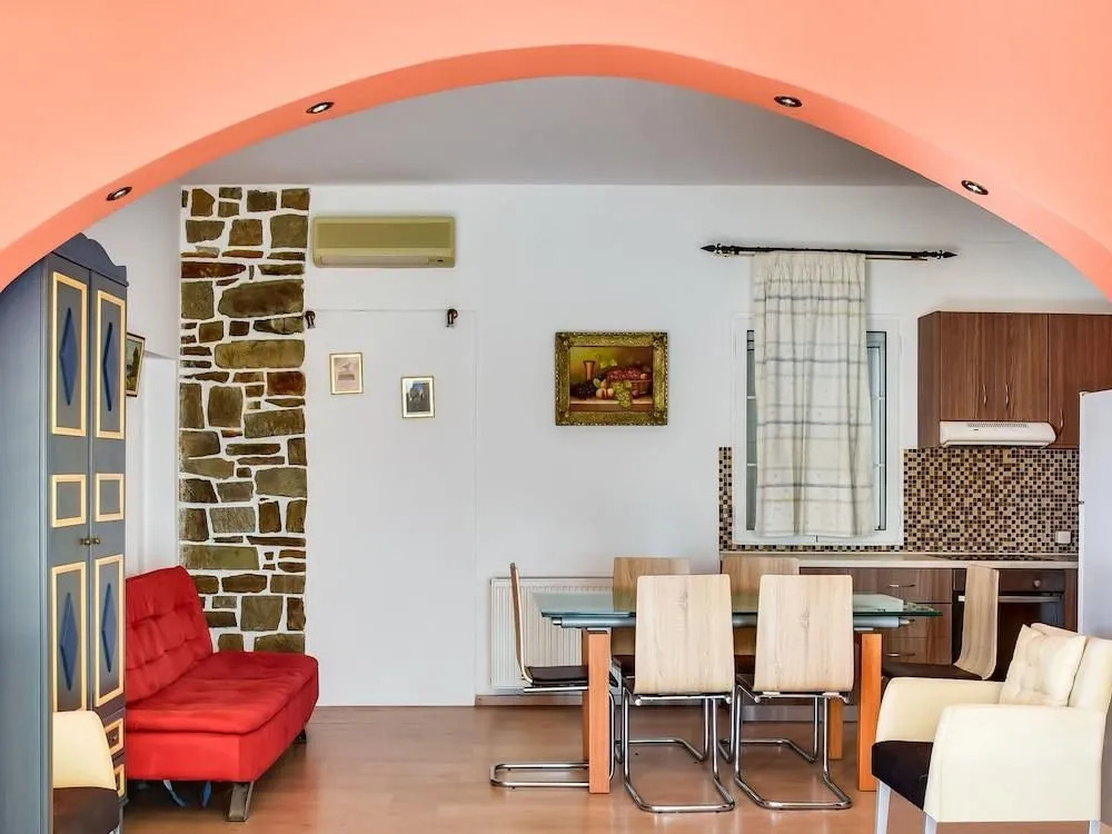 Pretty Holiday Home in Syros near Sea