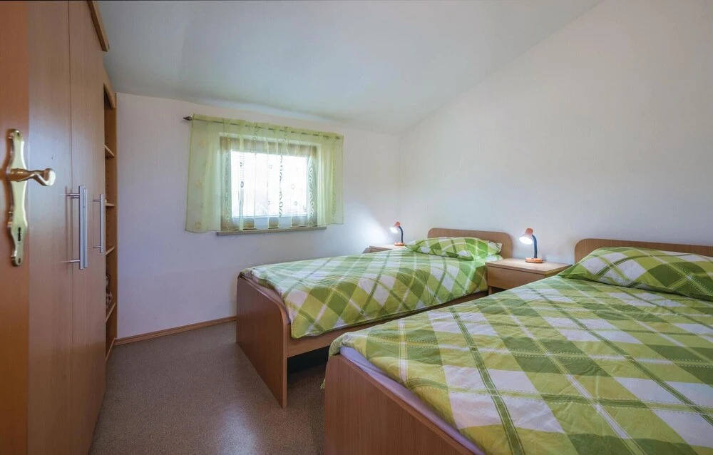 Lovely Home In Liznjan With Wifi