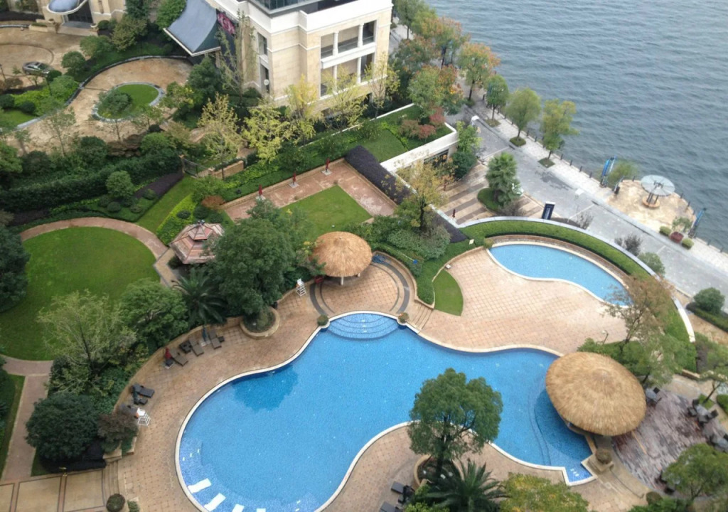 Greentown Island Lake Resort Hotel