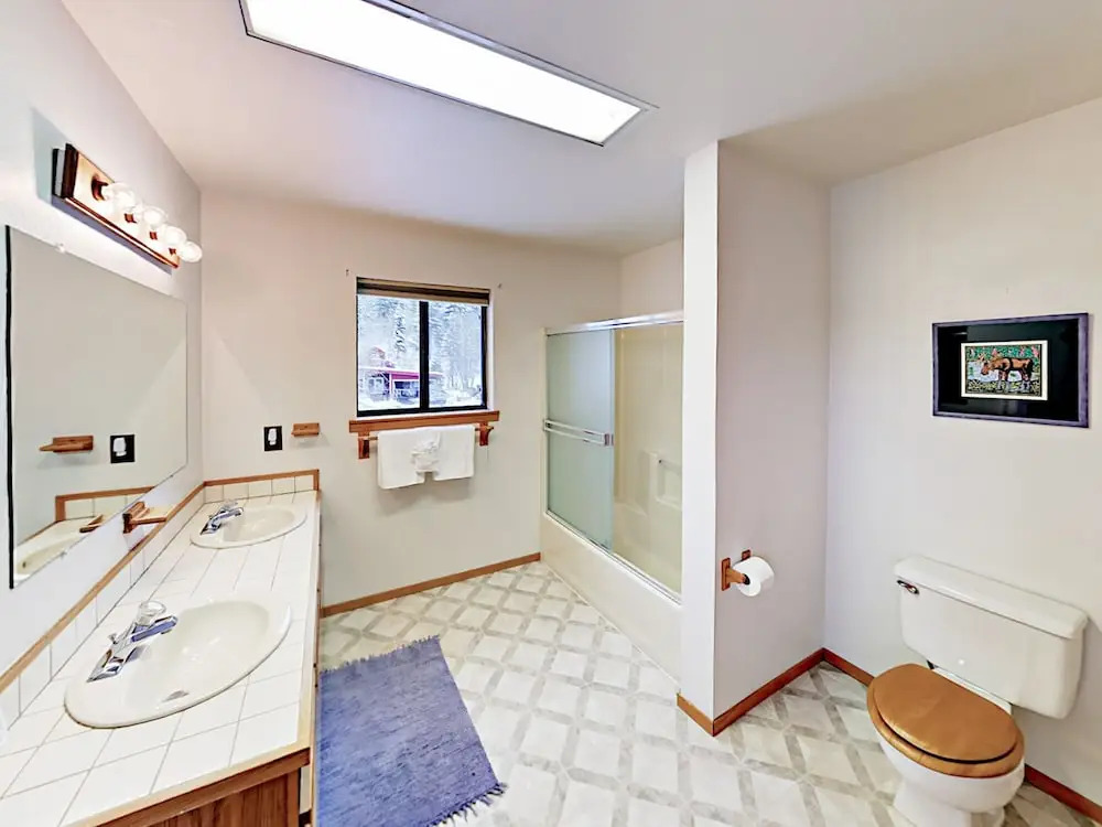 Riverfront Retreat - 3 Br Home