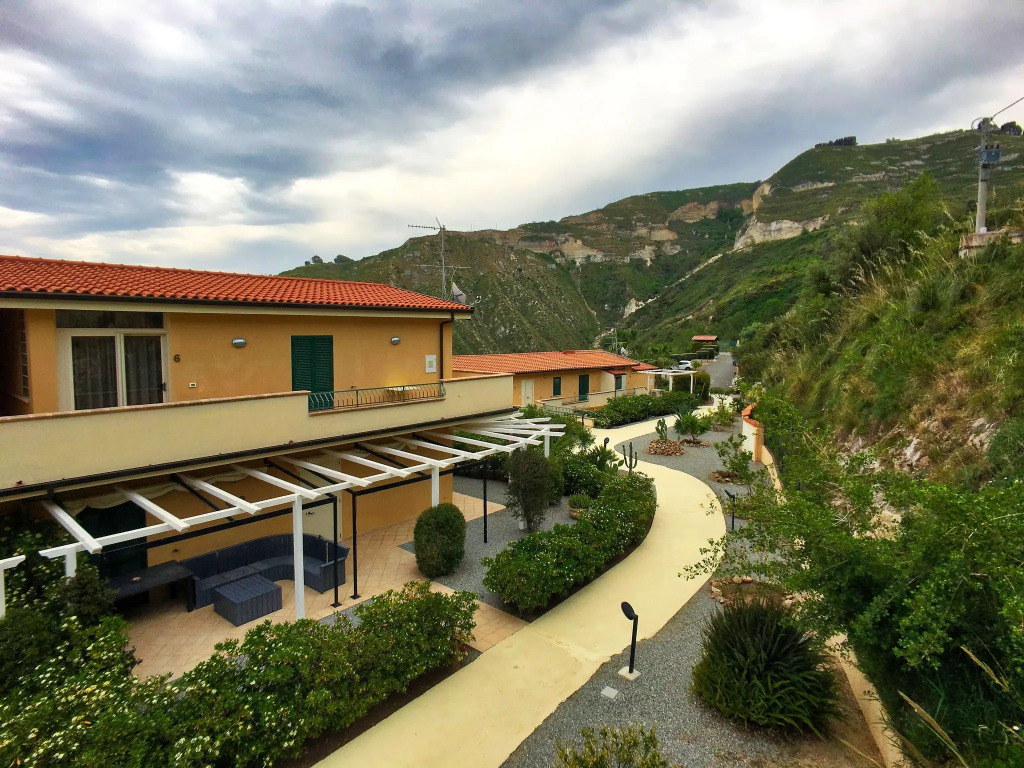 Apartment in Tropea With Sea Views & Pool