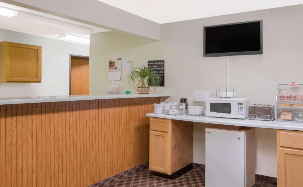 Travelodge by Wyndham Lamoni