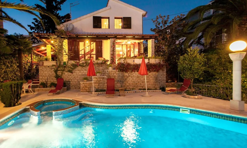 Villa With 4 Bedrooms In Seget Vranjica, With Wonderful Sea View, Private Pool, Enclosed Garden - 80