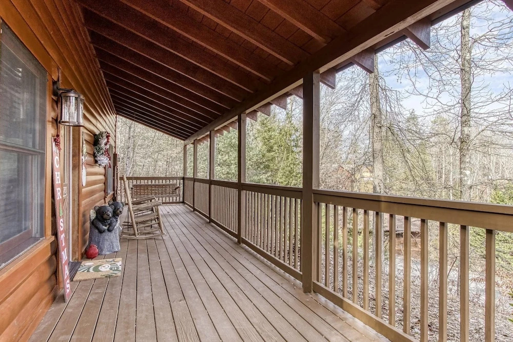 ER316- Black Bear Hideaway Great location- Close to town cabin
