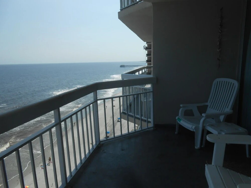 1111 Waters Edge Resort 2 Bedroom Condo by Redawning