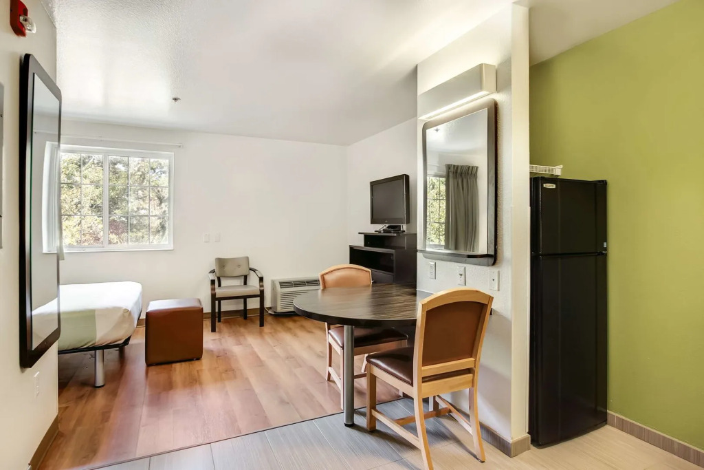Studio 6-East Brunswick, NJ - NYC Area