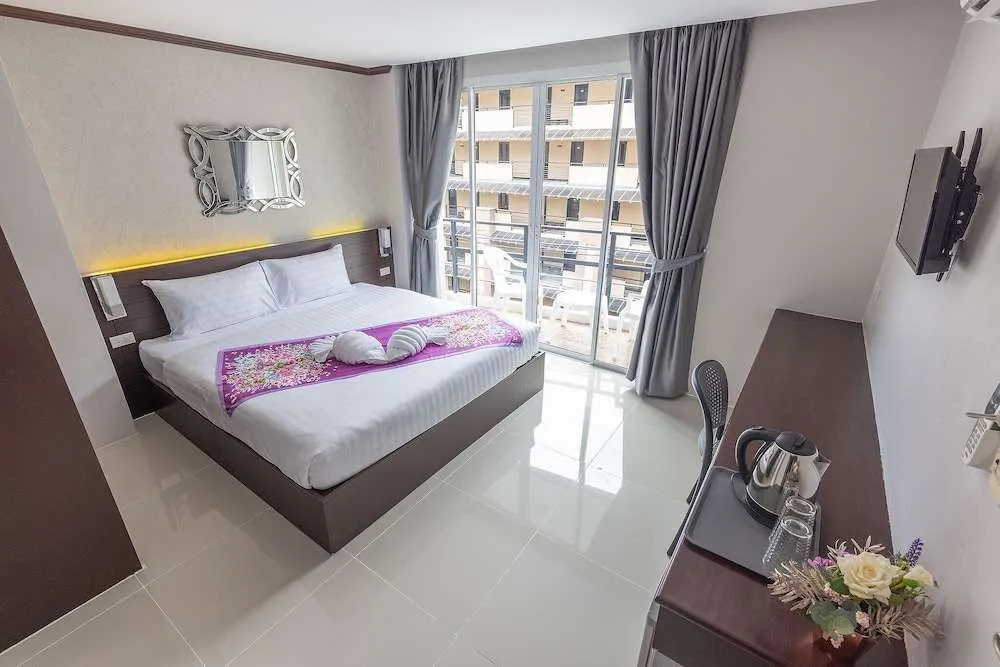 The Chic Patong Hotel