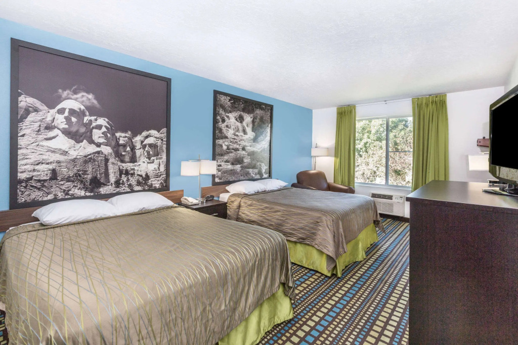 Super 8 by Wyndham North Sioux City
