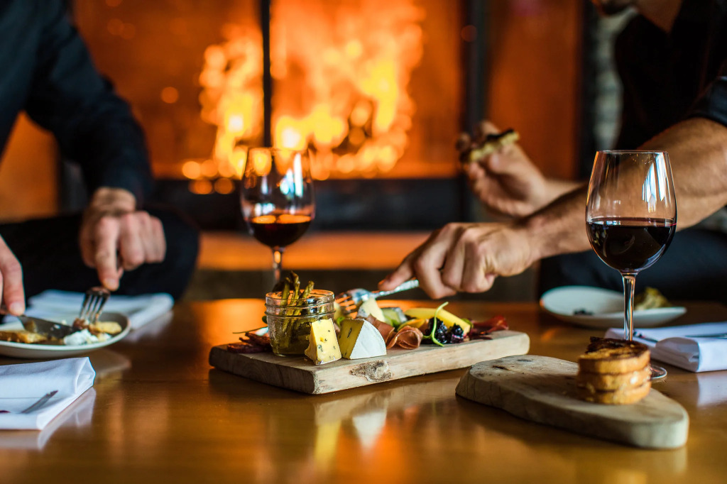 The Juniper Hotel & Bistro