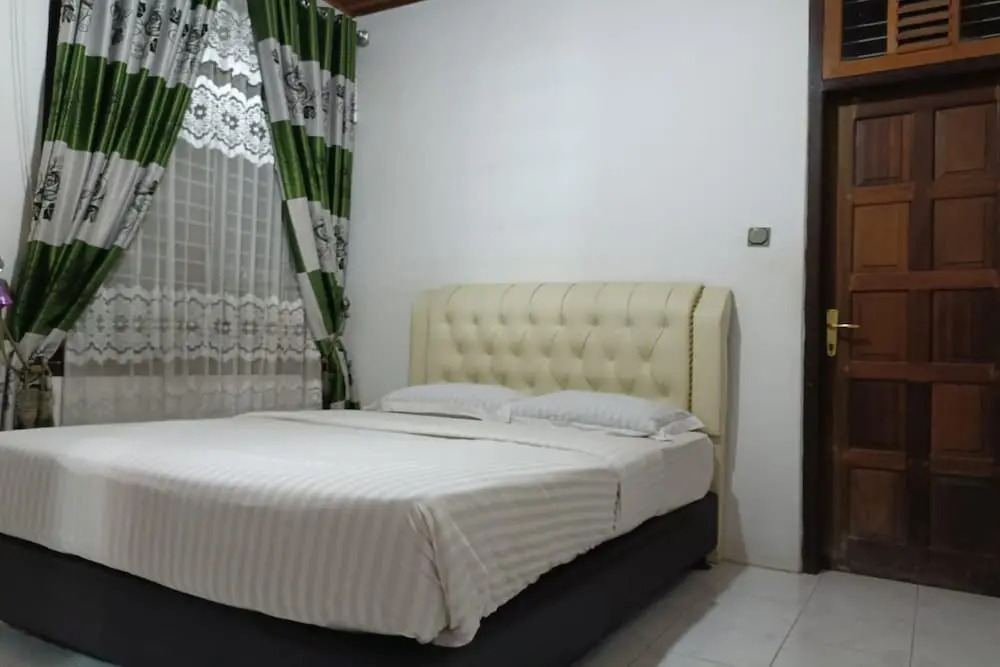 OYO 93706 Penginapan Syariah Hj. Kenan